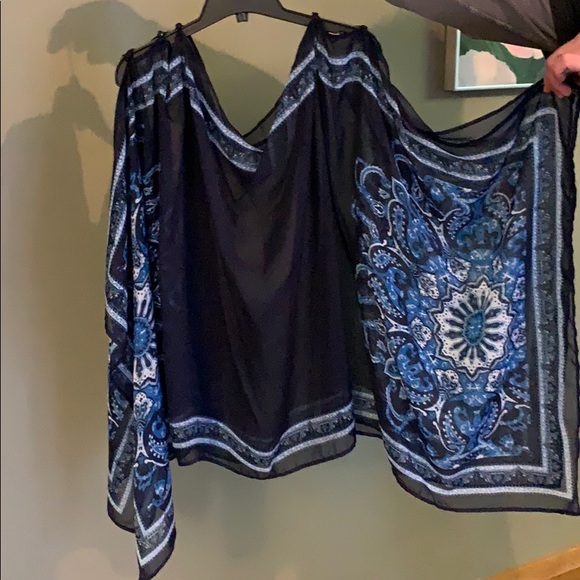 Top - Picture 2 of 2